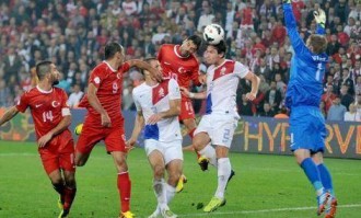 2-0到2-2！法兰克福到手的3分飞了，德甲保级大战一夜变天