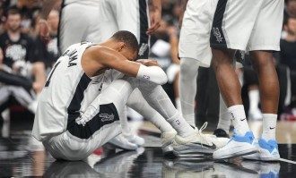 Shams：文班亚马去了马刺训练馆盼赴客场 出战G3仍存疑