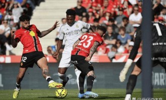 随着巴萨2-1马竞，贝蒂斯0-0，皇马1-2遭绝杀，西甲最新积分出炉