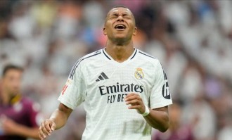 皇马欧冠出局闹剧：姆巴佩自私作祟，卡马文加红牌葬送逆转希望