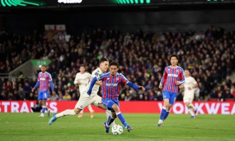 欧协联1/4决赛首回合：水晶宫3-0佛罗伦萨 马特塔点射米切尔萨尔建功