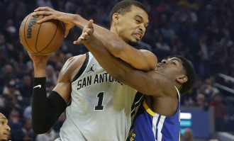 文班亚马41+18+3+3帽 卡斯尔15+11马刺轻取残阵勇士