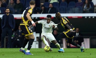 西甲风云再起：皇马1-2被绝杀，巴萨借机反超，争冠形势扑朔迷离