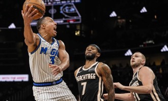 沃克41分约翰逊24+15+13 老鹰力克魔术迎10连胜